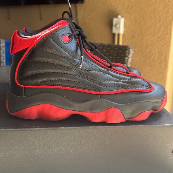 Kids Jordan shoe - Picture 2 of 7